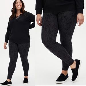 TORRID PREMIUM LEGGING - MULTI SNAKESKIN PRINT